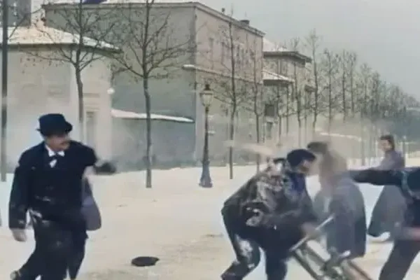 Must read this news- First Snowball Fight Video