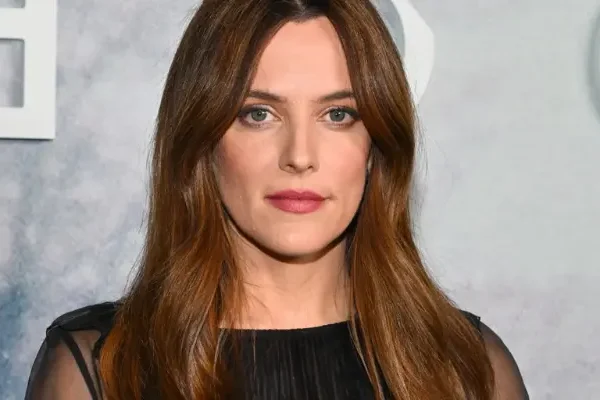 Biography of Riley Keough