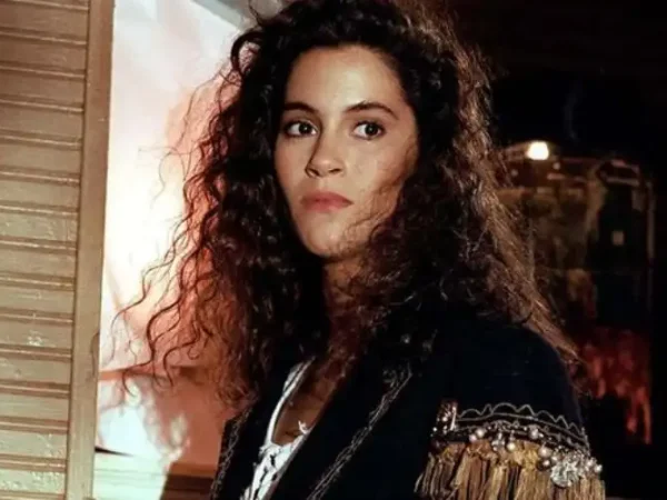 Jami Gertz present Net Worth