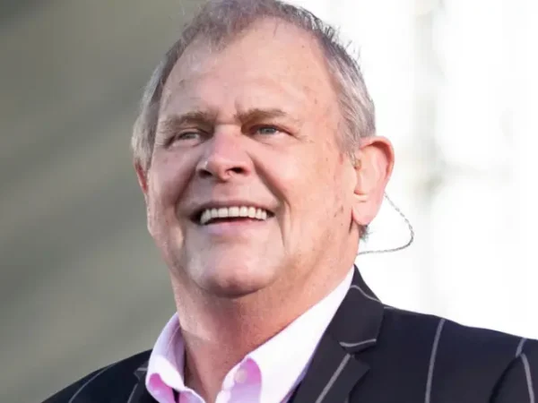 The Net Worth of John Farnham